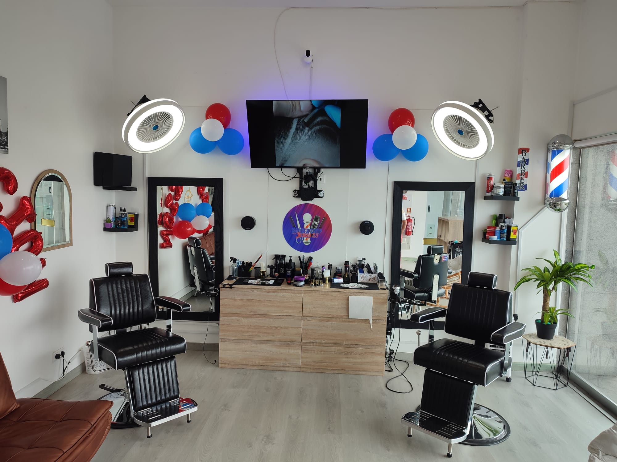 Interior da Jesus Barber 23